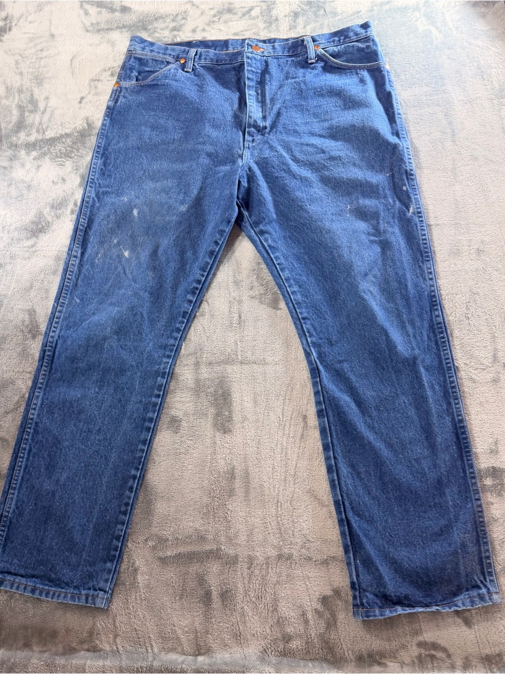 Wrangler Men's Dark Blue Relaxed Straight Jeans 49 x 32.